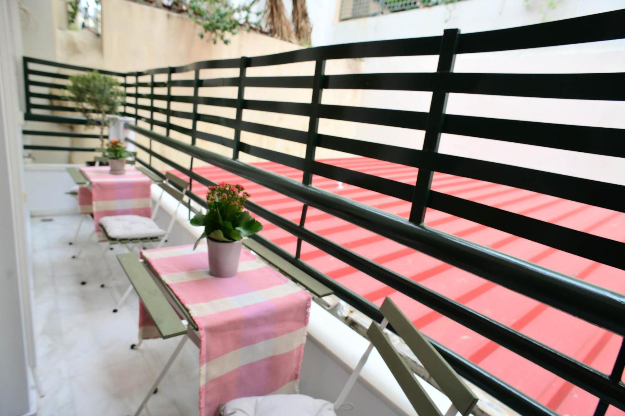 Appartamento Mets Souites Atene Esterno foto